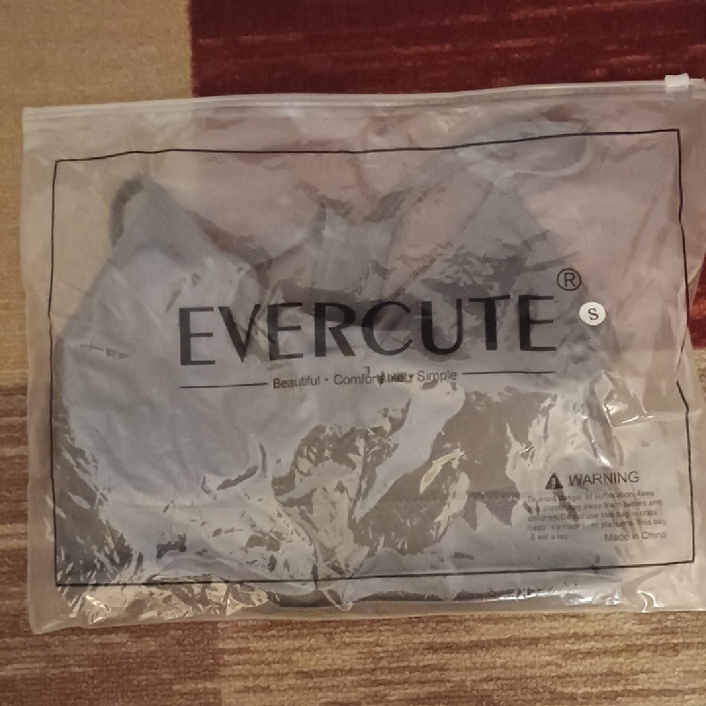 Evercute Gray Sports Bra